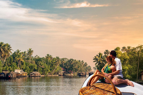 Alleppey Houseboat Cruise Tour mit Übernachtung (Kerala Beauty)