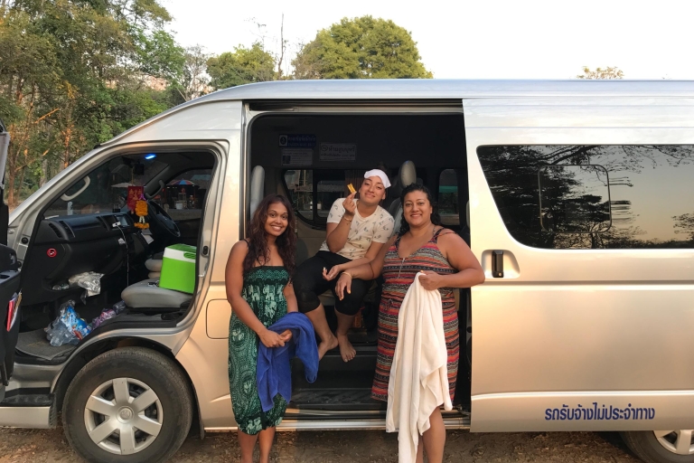 Chiang Mai: servicio de camioneta de 8 horas con conductor profesionalServicio de minivan de 8 horas a otras provincias cerca de Chiang Mai
