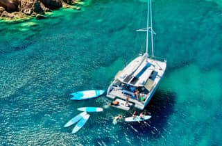 Marseille: Calanques Katamaran Tour & Standup Paddle