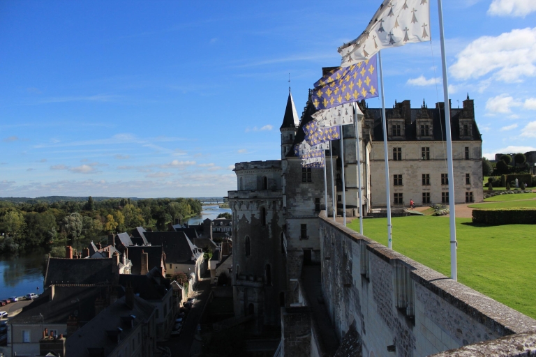 Paris: Top Loire Castles with Lunch and Wine