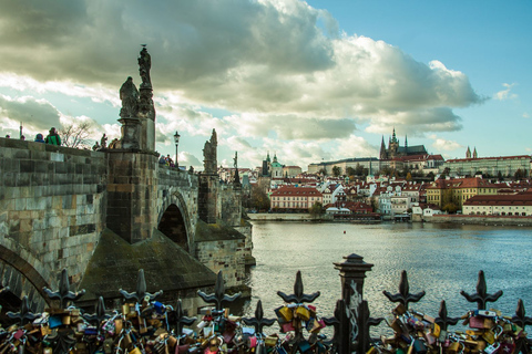 Città Vecchia e Quartiere Ebraico di Praga: tour in tedesco