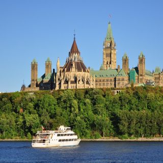 Ottawa: Scenic Half-Day City Tour with Canal Cruise