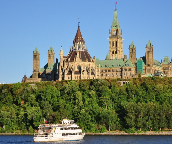 Ottawa: Best of Ottawa Small Group Tour with River Cruise