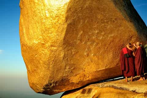 Kyaiktiyo Pagoda Golden Rock Private Day Trip from Yangon