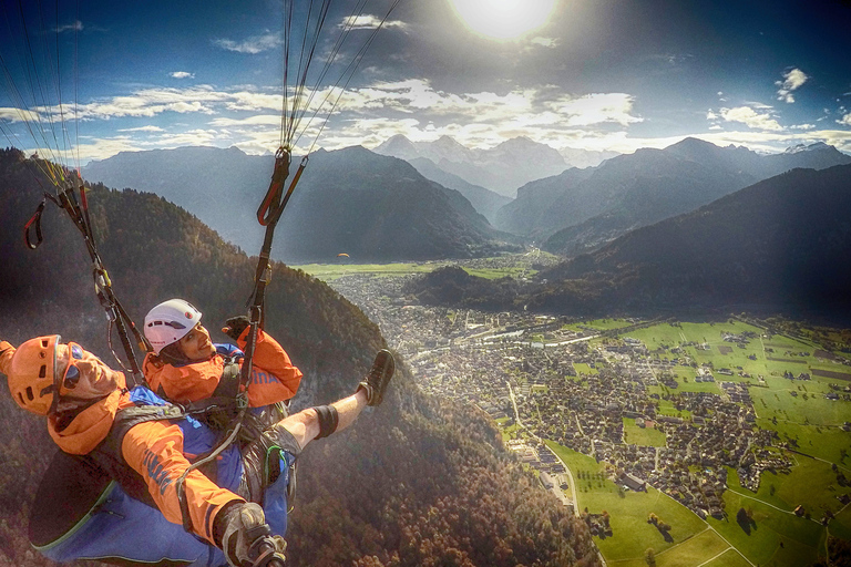 Volo tandem in parapendio a Interlaken