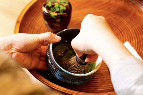 Sapporo: Kimono Experience and Matcha Tea Ceremony