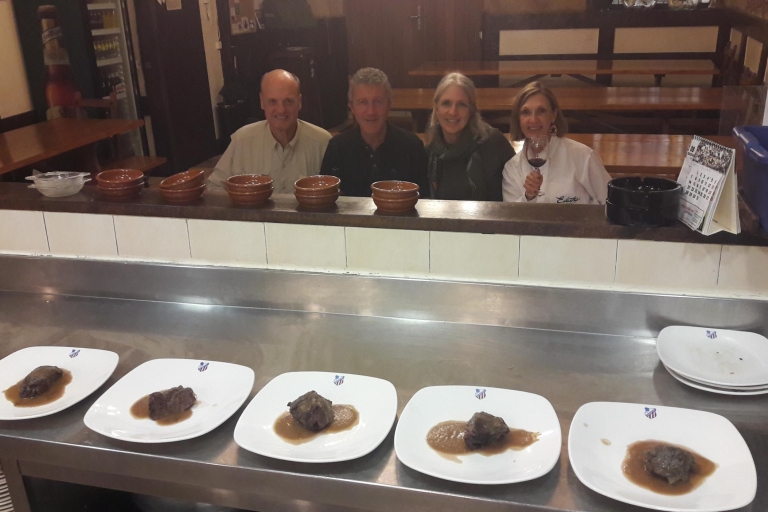 San Sebastian: Famous Local Basque Cooking Club Private Meal