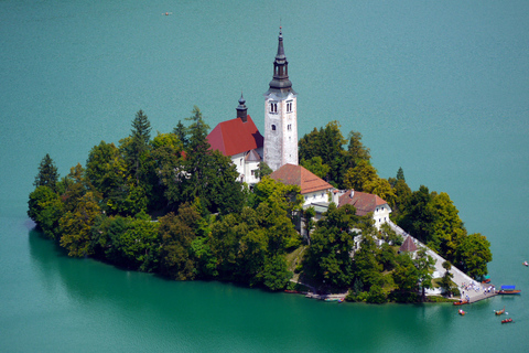 De Porec : Le joyau alpin qu'est le lac BledAu départ de Porec : Excursion d'une journée au lac de Bled