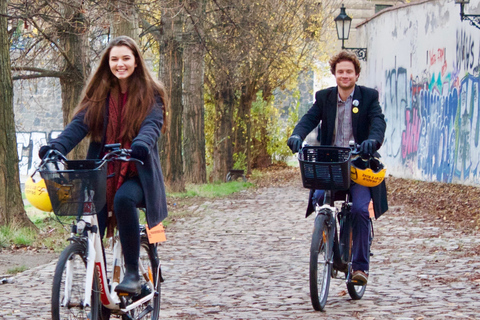 Praga: 3 horas de comunismo y segunda vuelta de la Segunda Guerra Mundial en bicicleta