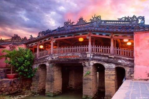 HOI AN NOITE MERCADO E VIAGEM DE BARCO COM LANTERNAHoi An: passeio pela cidade