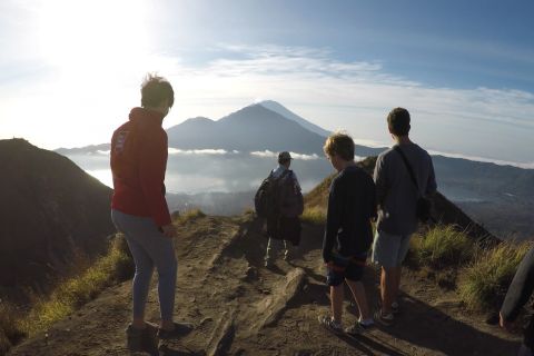 Bali: caminata al amanecer al monte Batur y cascada oculta