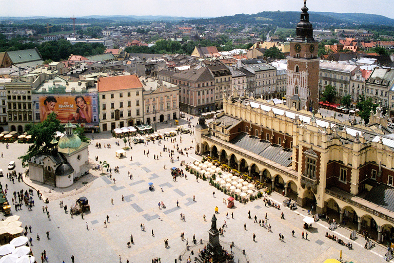 Tour per famiglie del centro storico di Cracovia con fabbrica di dolciumi e crociera2 ore: tour a piedi della città vecchia