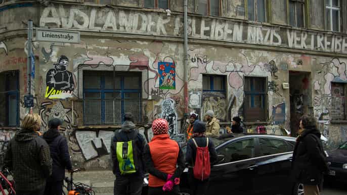 berlin street art bike tour
