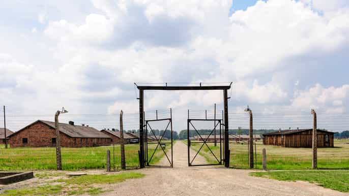 auschwitzbirkenau guided tour hotel pickup from krakow