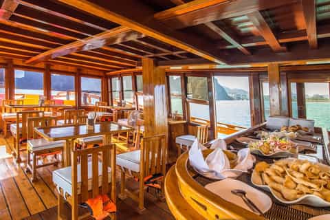 Motor Yacht Lalida: Romantic Sunset Dinner Cruise in Krabi