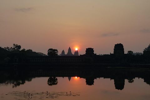 Excursão privada de dia inteiro a Angkor Wat com pôr do sol