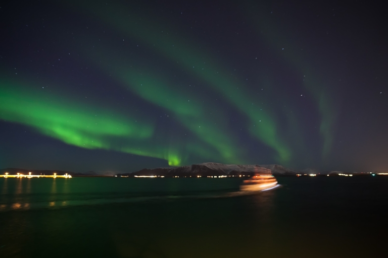 Reykjavik: 2-Hour Northern Lights by Boat with Backup Plan Reykjavik: 2-Hour Northern Lights by Boat
