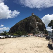 Desde Medellín: tour de 1 día a Guatapé con piedra del Peñol