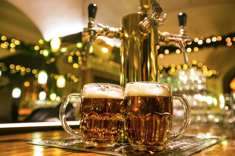 Prague : visite avec bière et dîner tchèque traditionnelVisite privée en espagnol avec prise en charge à l'hôtel