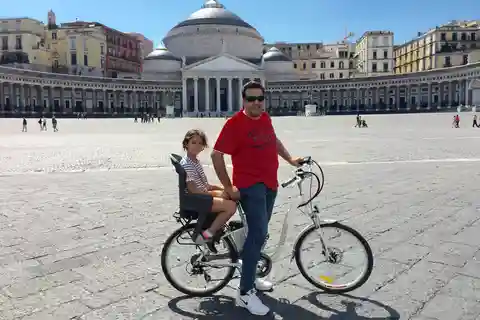 Neapel: Heldagsuthyrning av elcyklar