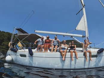 Skiathos: Yachtkryssning med lunch och snorkling