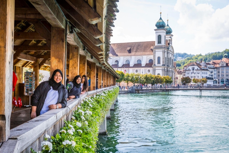 Lucerne Walking and Boat Tour: The Best Swiss Experience