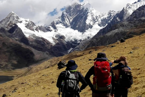 Von Ancash: Die Essenz des Huayuash Trekking 6D/5NVon Ancash aus: Die Essenz des Huayhuash Trekking 6D/5N