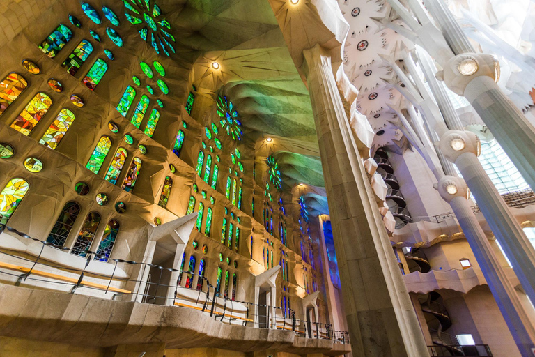 Barcelona: Sagrada Familia and Park Guell Combo Guided Tour Sagrada Família followed by Park Güell