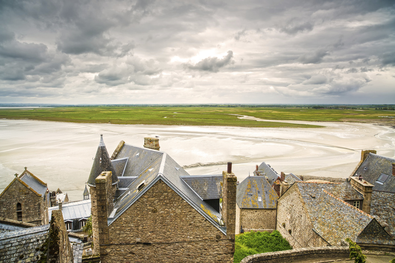 Da Parigi: Tour di Mont Saint-Michel con servizio di prelievo in hotelTour in spagnolo