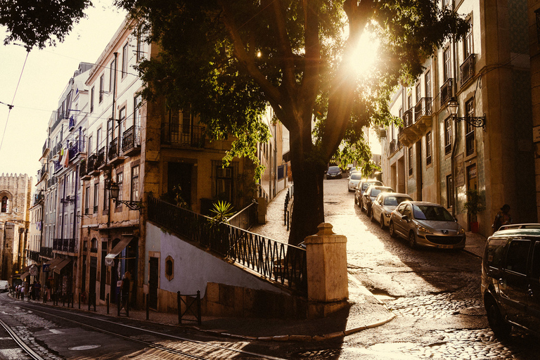 Lisbon: Private Tour with Locals – Highlights & Hidden Gems