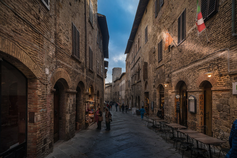 Excursão de dia inteiro a Siena, San Gimignano e ChiantiPasseio em inglês