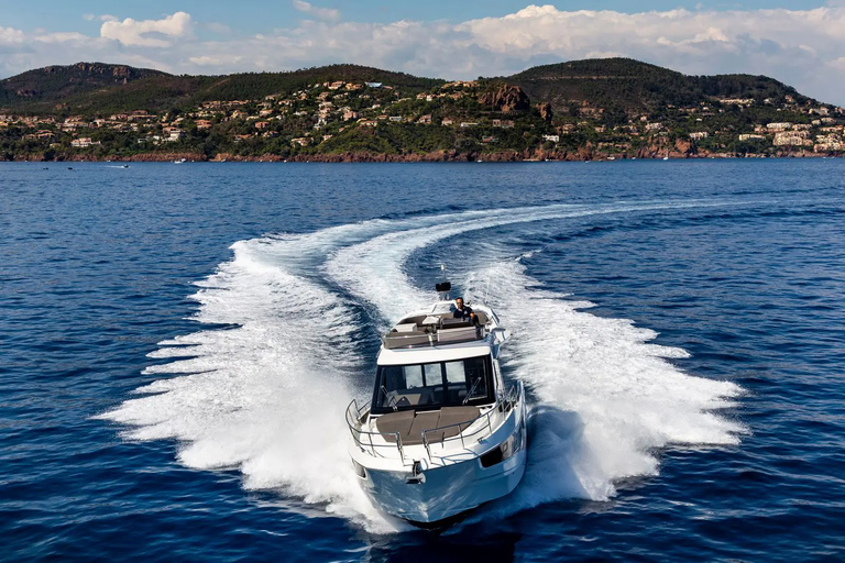 Antibes : Private Yacht Tour on the French Riviera