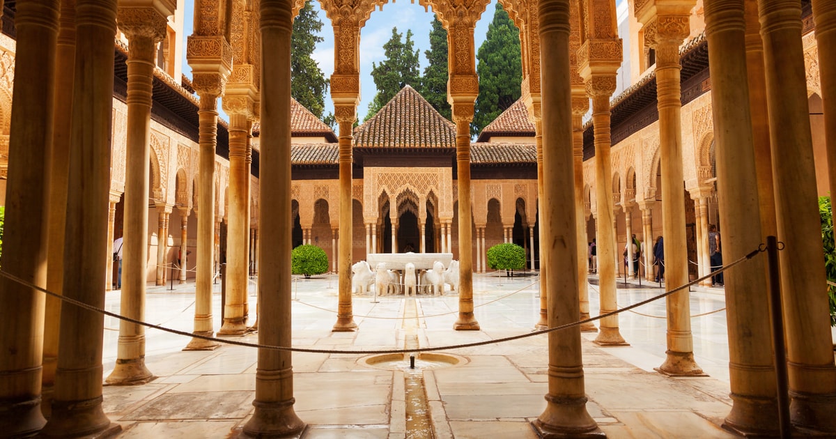 Granada: Alhambra, Generalife & Nasrid Palaces Guided Tour | GetYourGuide