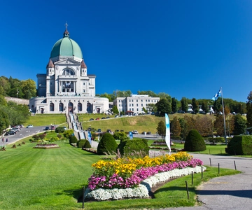 Montreal: Small Group Tour with River Cruise and Notre Dame