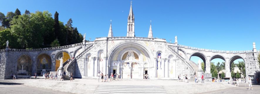 From San Sebastian: Lourdes Private Full-Day Tour