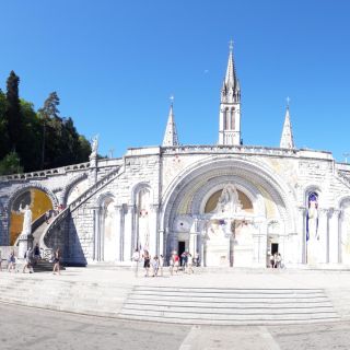 Da San Sebastian: tour privato di un'intera giornata a Lourdes