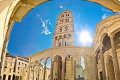 Von der Makarska Riviera aus: Ganztagestour Split & Trogir