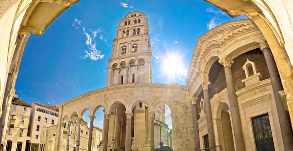 Von der Makarska Riviera aus: Ganztagestour Split & Trogir