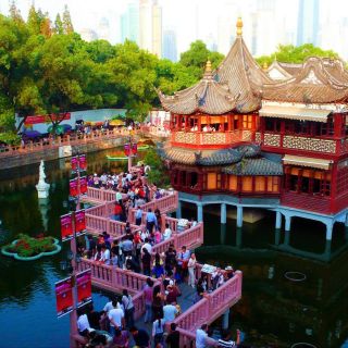 Shanghai Half Day Tour: Yu Yuan Gardens and Bund Waterway