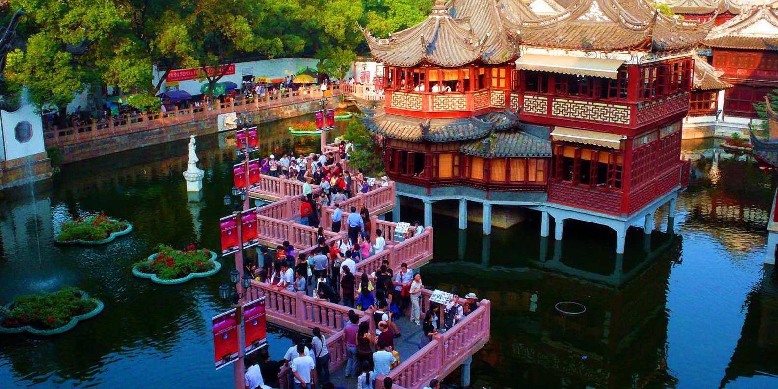 Shanghai Half Day Tour Yu Yuan Gardens And Bund Waterway Getyourguide