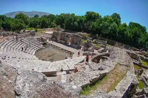 Tagestour nach Saranda und in den Nationalpark Butrint von Korfu aus