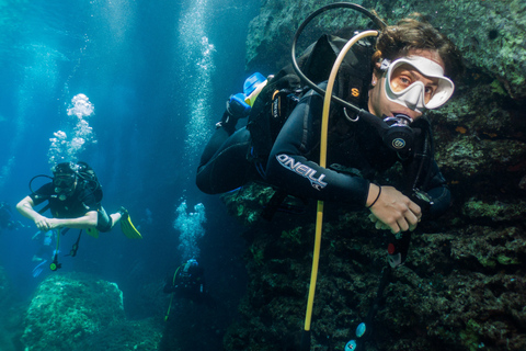 Van Athene: Scuba Diving at the Blue Hole