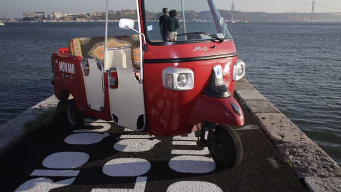lisbon old town tuk tuk tour