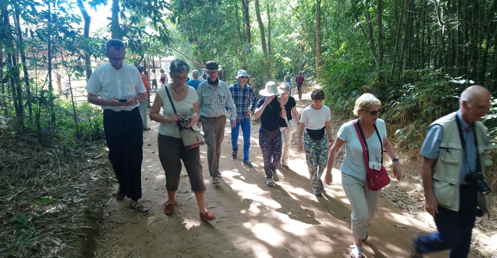 From Yangon, Full Day Excursion to Golden Rock - Housity