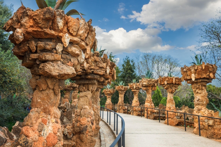 Barcelona: tour del Parque Güell con acceso prioritarioParque Güell: tour privado