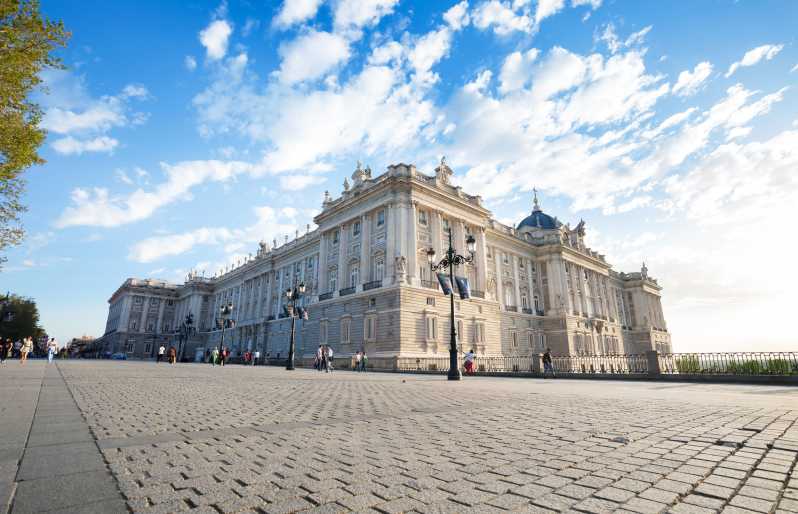 Madrid: tour guidato con ingresso prioritario del Palazzo Reale
