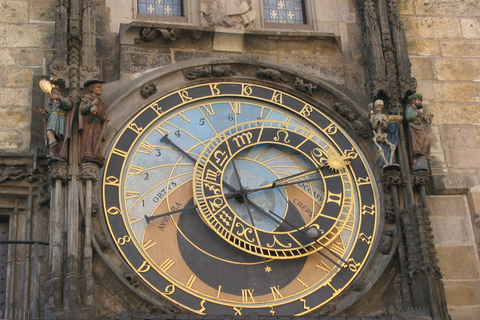 Prague: Old Town and Jewish District Walking TourTour in English