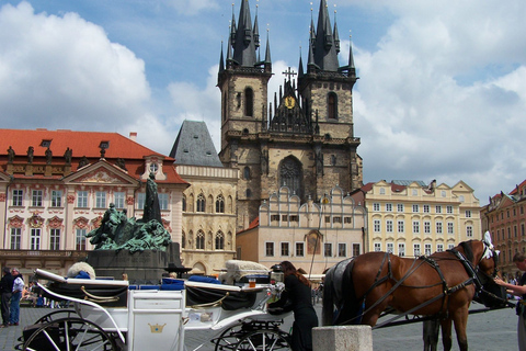 Praga antigua y ciudad judía y puente de Carlos: recorrido a pie de 2,5 horasTour en inglés y alemán.