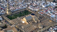 Van Granada, Cordoba en Mezquita Full Day Tour - Housity
