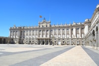 Excursión sin cola al Palacio Real de Madrid y al Parque del Retiro - Hizvo